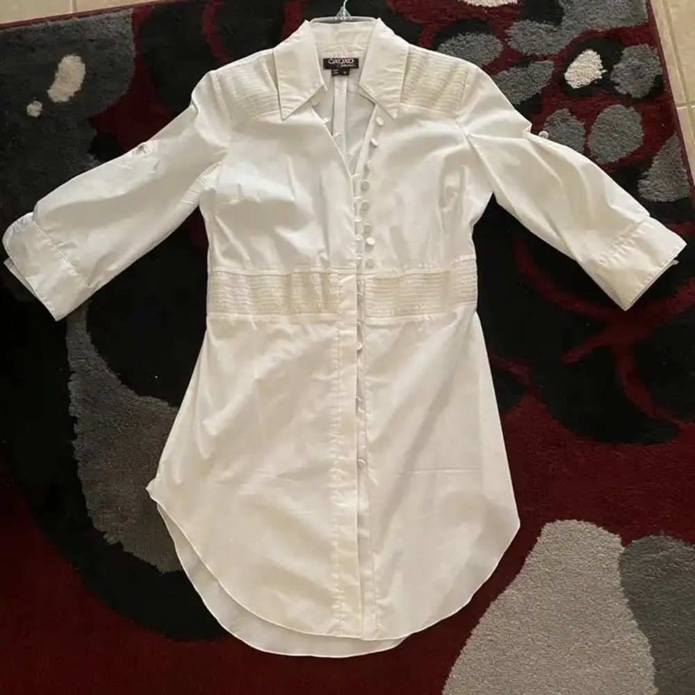 White dress shirt